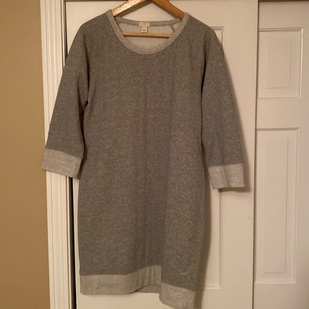 Adorable Jcrew long gray sweatshirt. Perfect for a beach cover up